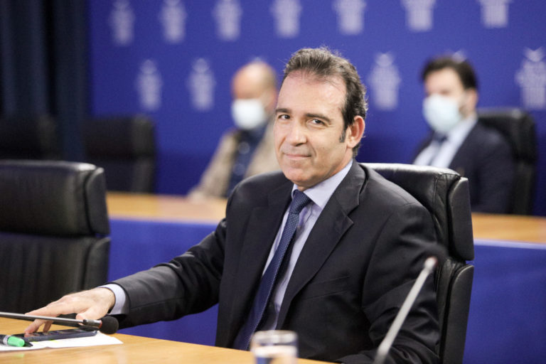 Γ. Παγουλάτος στην ΕΡΤ: Τα δημοκρατικά συστήματα ανά τον κόσμο μειώνονται ανησυχητικά