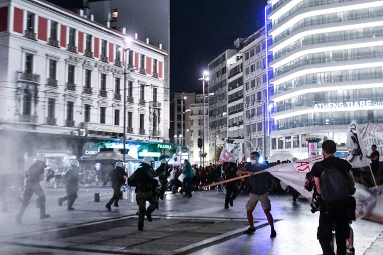 Επεισόδια στο κέντρο της Αθήνας στο φοιτητικό συλλαλητήριο