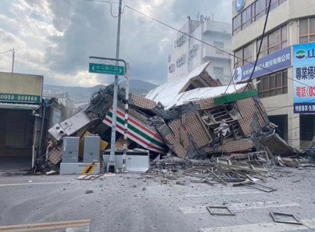 Ισχυρότατος σεισμός 6,9 Ρίχτερ στην Ταϊβάν – Συγκλονιστικές εικόνες