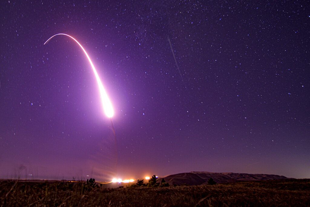ΗΠΑ: Δοκιμαστική εκτόξευση διηπειρωτικού βαλλιστικού πυραύλου Minuteman III