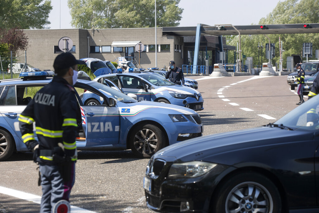 Ρώμη: Κωφάλαλος ρομά σε κώμα ύστερα από πτώση κατά τη διάρκεια αστυνομικού ελέγχου – Οι Αρχές δεν είχαν ένταλμα έρευνας