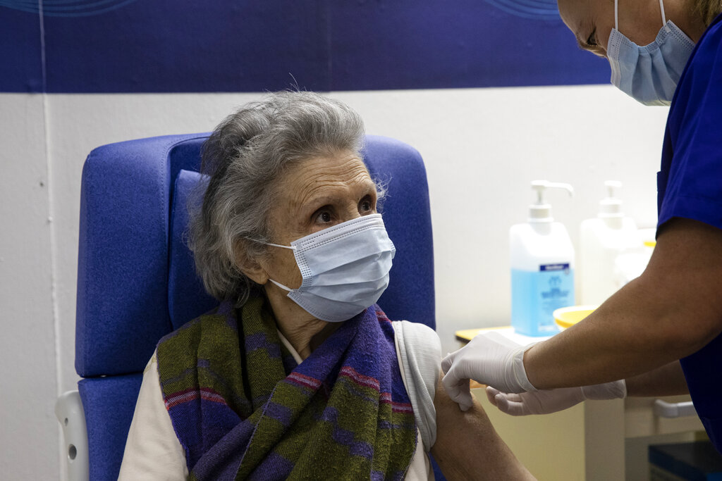Kορονοϊός: Πότε είναι απαραίτητη η πέμπτη δόση – Ποιες οι αποφάσεις της Επιτροπής Εμβολιασμού
