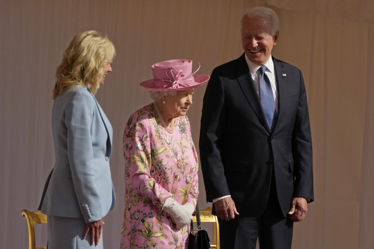 Τζο και Τζιλ Μπάιντεν: Η κληρονομιά της βασίλισσας Ελισάβετ θα είναι μεγάλη στις σελίδες της βρετανικής Ιστορίας – Τραμπ: Ποτέ δεν έκανε λάθη