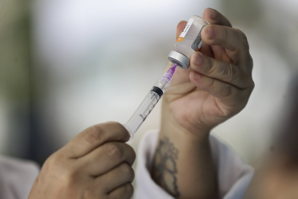 Μαγιορκίνης: Δεν βλέπουμε πίεση για υποχρεωτικότητα του εμβολιασμού – Ανησυχία για συνύπαρξη γρίπης και Covid-19