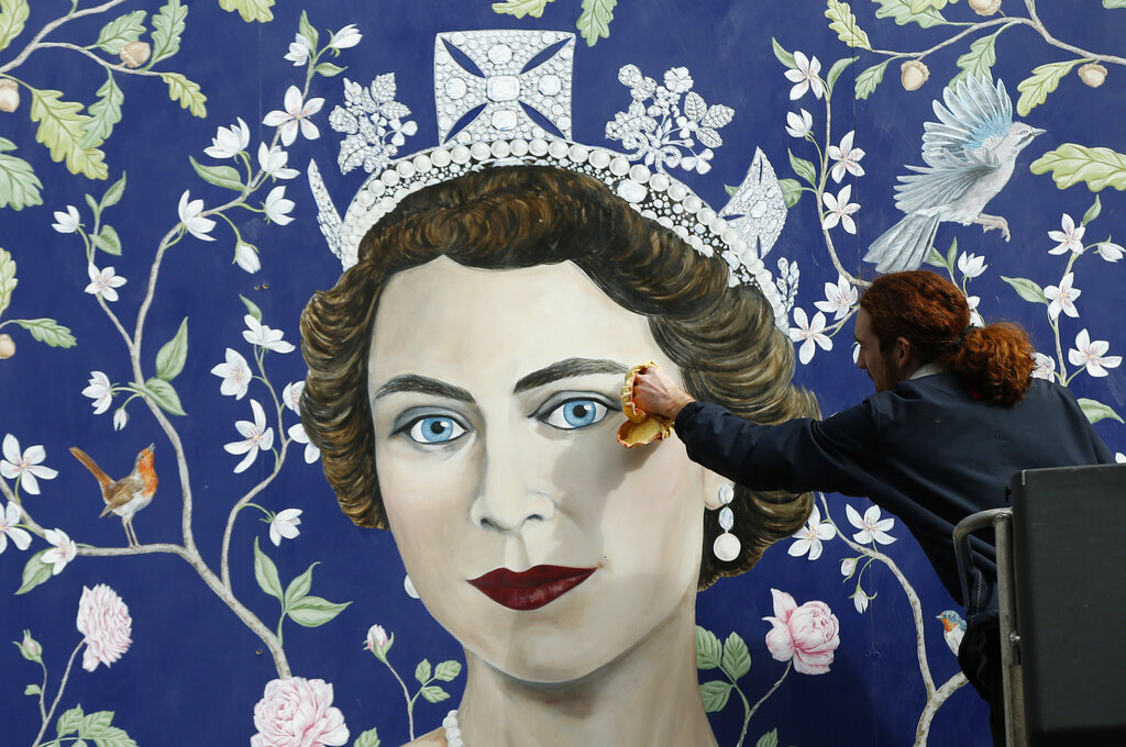 Η σορός της βασίλισσας Ελισάβετ θα φτάσει σήμερα στο Λονδίνο – Αναμένεται πλήθος κόσμου στο λαϊκό προσκύνημα