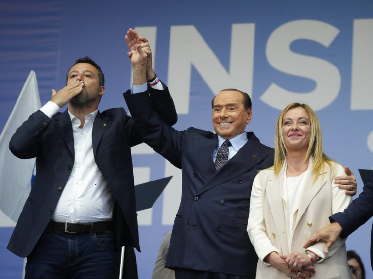 Ιταλικές εκλογές: Σήμερα κλείνουν τα κόμματα την προεκλογική εκστρατεία – Θύελλα αντιδράσεων για τις δηλώσεις της Προέδρου της Κομισιόν για ενδεχόμενη παρέμβαση (βίντεο)