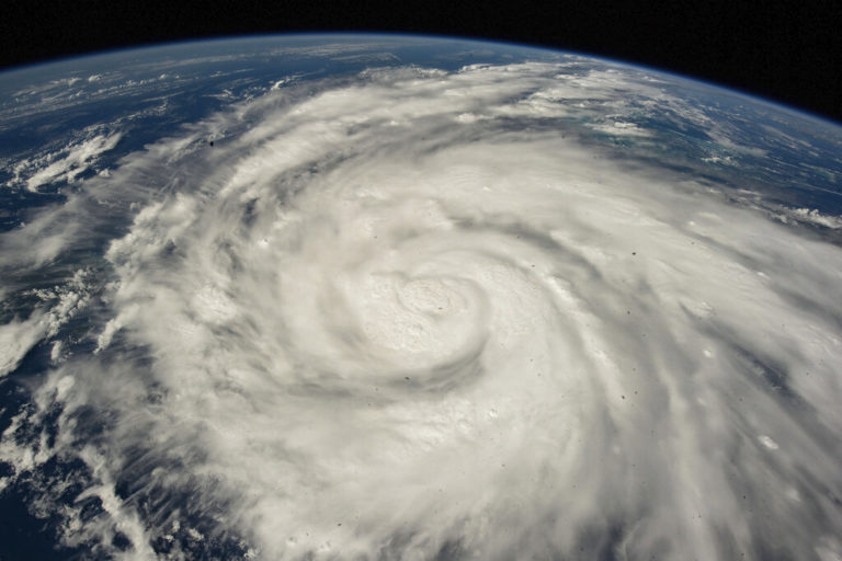 ΗΠΑ: O τυφώνας Ίαν θεριεύει – Οριακά κάτω από Κατηγορία 5 – Οι ταχύτητες των ανέμων ξεπερνούν τα 245 χλμ./ώρα