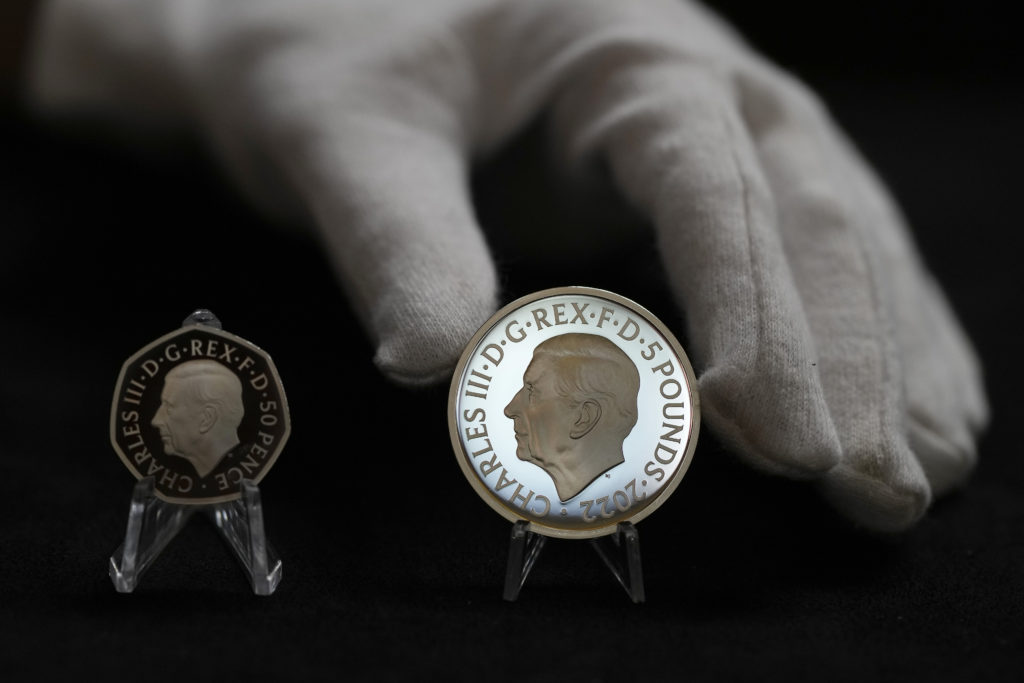 Βρετανία: Το πρώτο νόμισμα με το πορτραίτο του βασιλιά Καρόλου Γ΄ (video)
