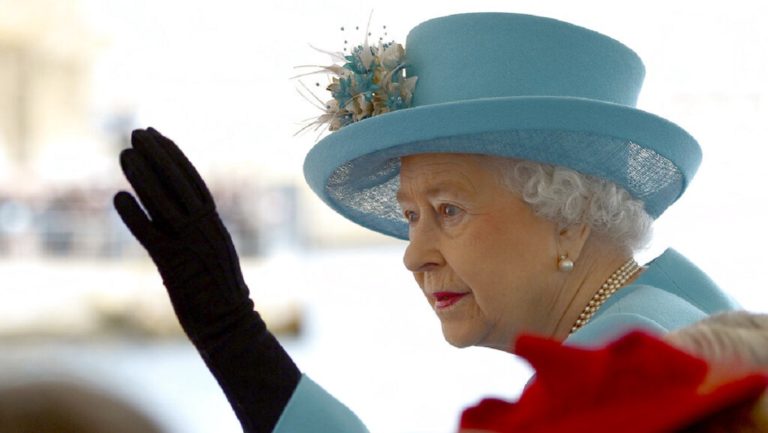 «Η Γέφυρα του Λονδίνου έπεσε»: Το πρωτόκολλο για τη διαδοχή και ταφή της βασίλισσας Ελισάβετ