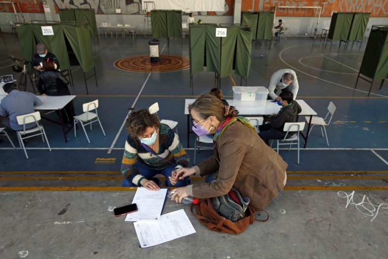 Χιλή: Το 62% των πολιτών απέρριψε την πρόταση για νέο Σύνταγμα μετά από δημοψήφισμα