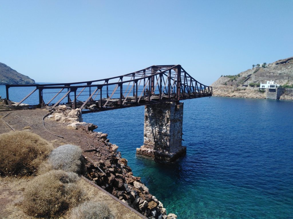 Οδοιπορικό στους δρόμους των μεταλλωρύχων της Σερίφου του 1916 (φωτορεπορτάζ)