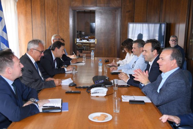 Υπ. Εσωτερικών: Η αντιμετώπιση των επιπτώσεων της ενεργειακής κρίσης στο επίκεντρο σύσκεψης με το προεδρείο της ΚΕΔΕ