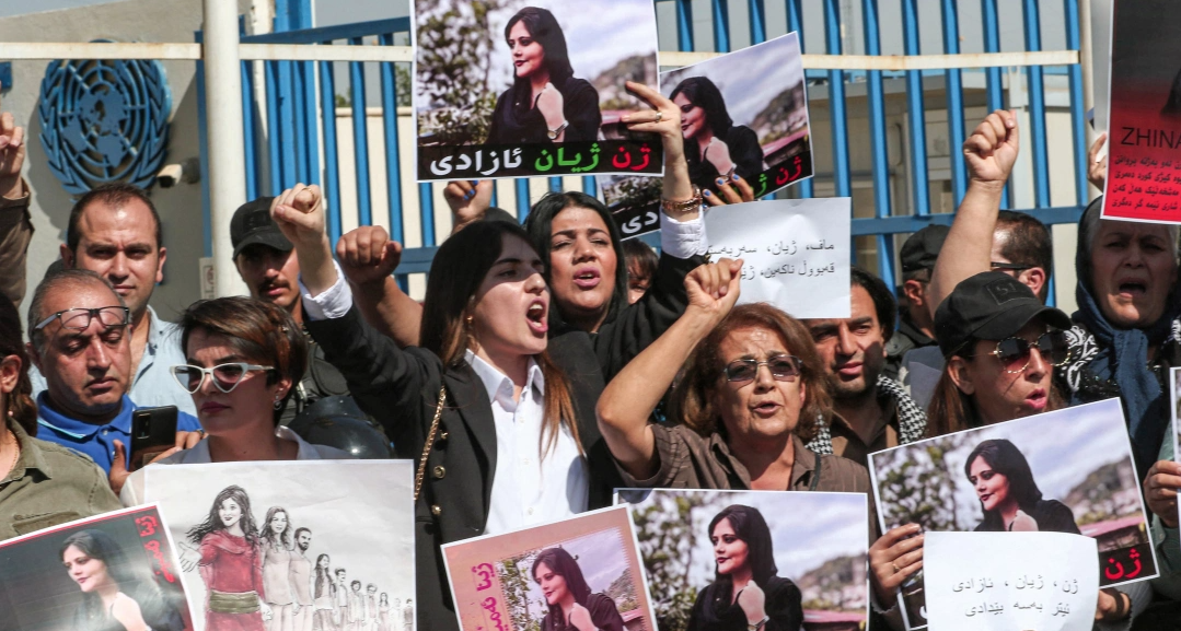 Ιράκ: Κούρδοι διαδηλώνουν κατά της ιρανικής ηγεσίας και υπέρ των δικαιωμάτων των γυναικών
