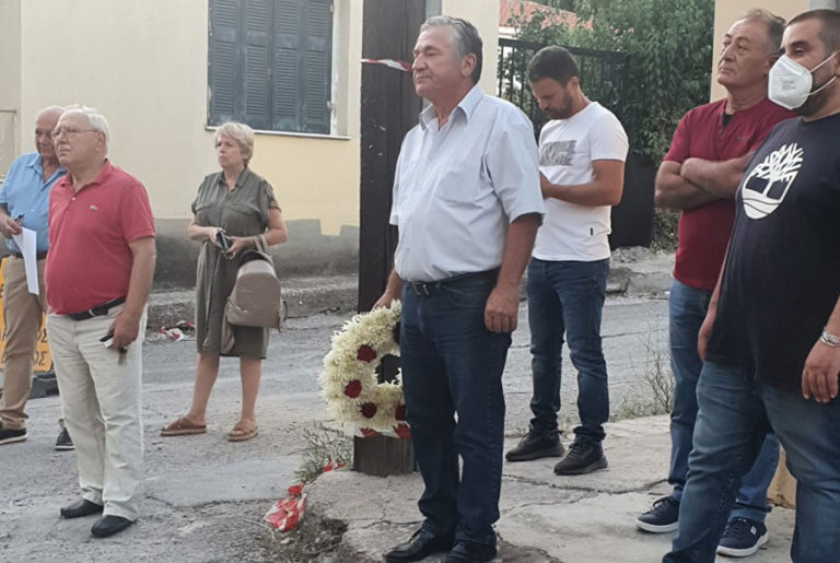 Το ΚΚΕ τίμησε τον Μίκη Θεοδωράκη στον Πύργο