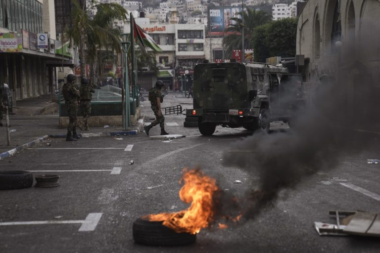 Δ. Όχθη: Συγκρούσεις μετά τη σύλληψη δύο ακτιβιστών της Χαμάς από την Παλαιστινιακή Αρχή