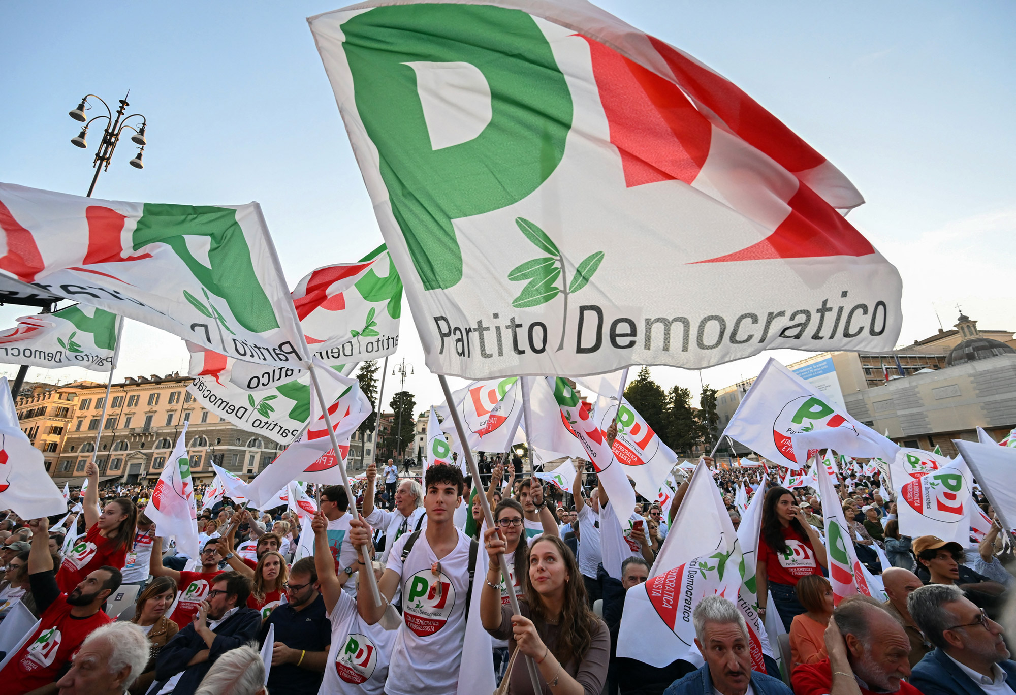 Ημέρα προεκλογικής «σιωπής» στην Ιταλία —  Η Λέγκα την παραβίασε
