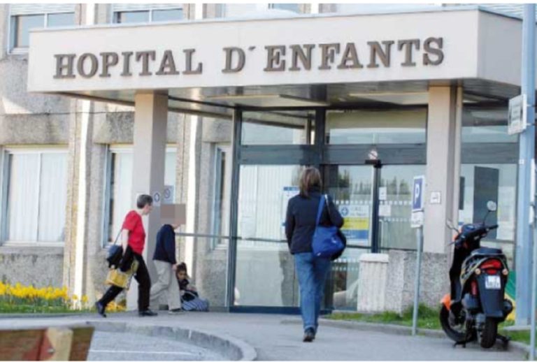 Γαλλία: Αδέρφια 2 και 5 ετών βρέθηκαν «δεμένα και σε άθλια κατάσταση υγιεινής»