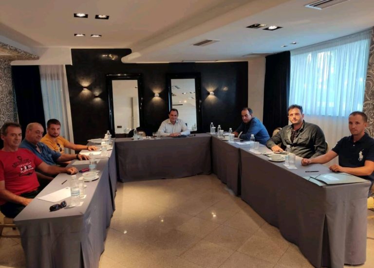 Αξεπέραστα τα προβλήματα για τον αμπελώνα του Τυρνάβου λένε οι αγρότες – Υπόμνημα στον Υπ. Αγρ. Ανάπτυξης