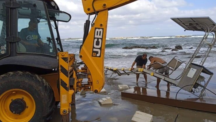 Απομάκρυνση του SEATRAC από την παραλία της Νέας Χώρας, λόγω εκτεταμένων βλαβών