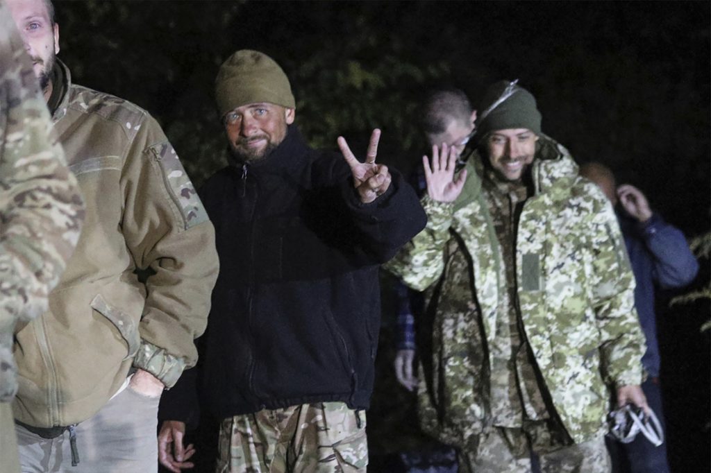 Πόλεμος στην Ουκρανία: Ανταλλαγή 215 αιχμαλώτων αναμεσά τους Αμερικανοί και Βρετανοί