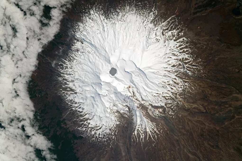 Δείτε πως φαίνεται το ηφαίστειο του «Άρχοντα των Δαχτυλιδιών» από το διάστημα