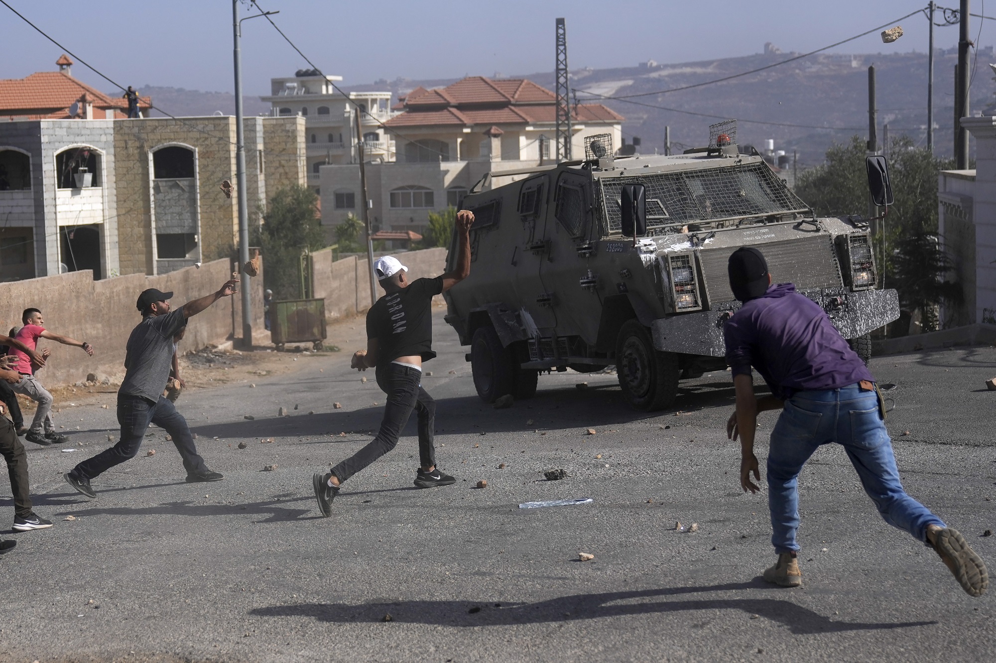 Δυτική Όχθη: Παλαιστίνιος σκοτώθηκε και Ισραηλινός στρατιώτης τραυματίστηκε σε συγκρούσεις