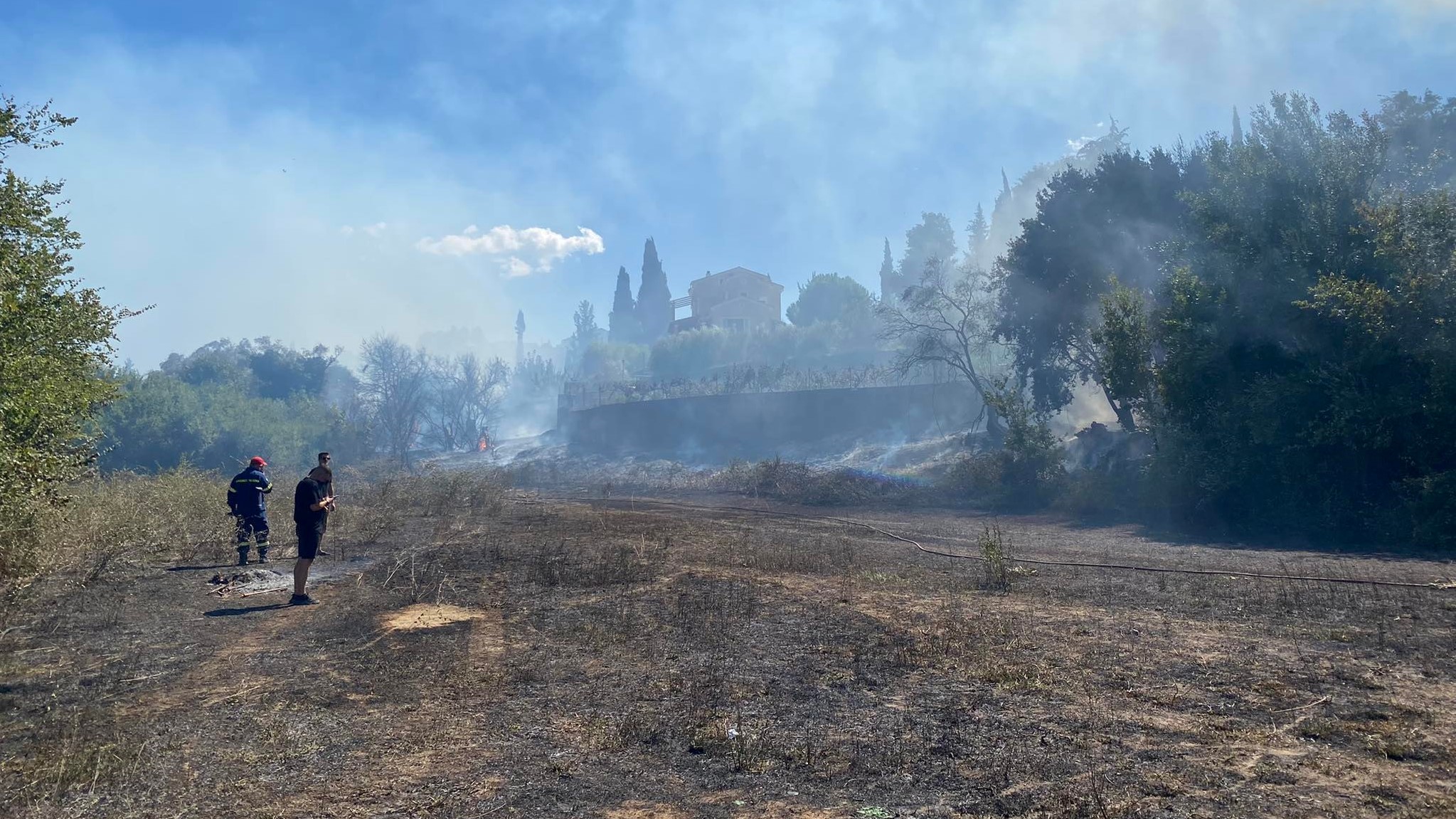 Πυρκαγιά στην Αγία Γουργή της Κέρκυρας – Επιχειρούν και εναέρια μέσα (video)