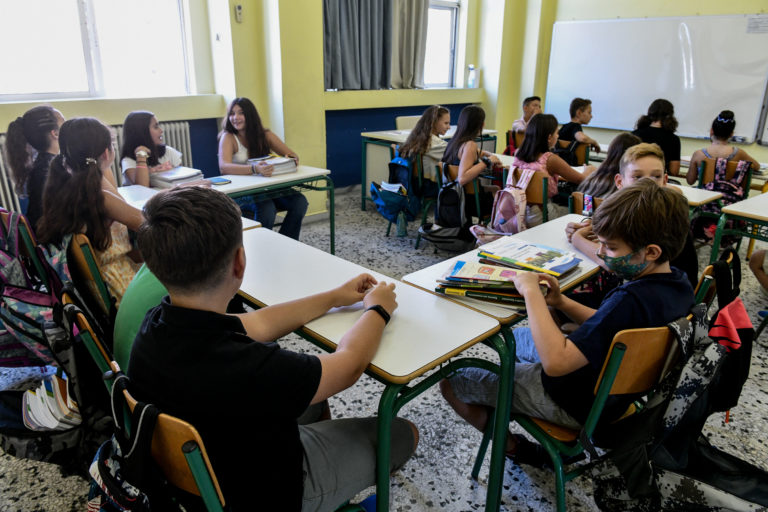 Εύα Βλισίδου: Οι επιπτώσεις από την απουσία Συλλόγων στα σχολεία της Ροδόπης