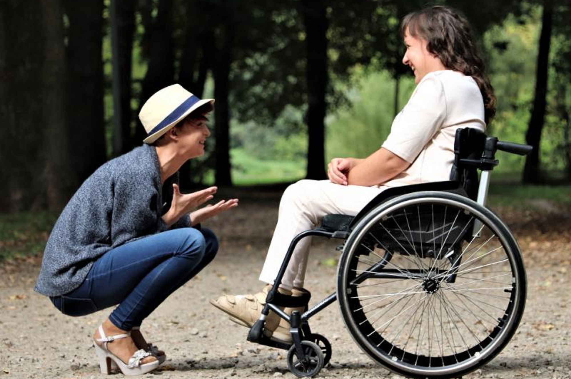  Άτομα με Αναπηρία: Άνοιξε η πλατφόρμα για τους πρώτους 1000 Προσωπικούς Βοηθούς στην Αττική