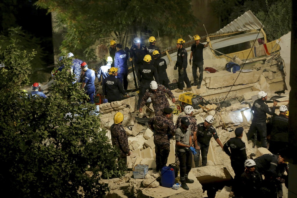 Ιορδανία: Τουλάχιστον 5 νεκροί από κατάρρευση κτιρίου στο Αμμάν – Σε εξέλιξη οι έρευνες διάσωσης
