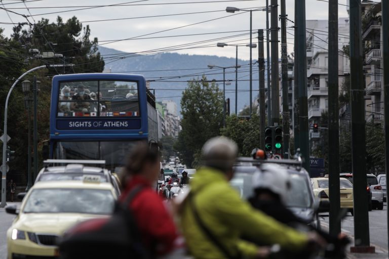 Mέρα ταλαιπωρίας για το επιβατικό κοινό στην Αττική λόγω της 24ωρης στα ΜΜΜ – «Συγγνώμη που δεν το ανακοινώσαμε νωρίτερα»