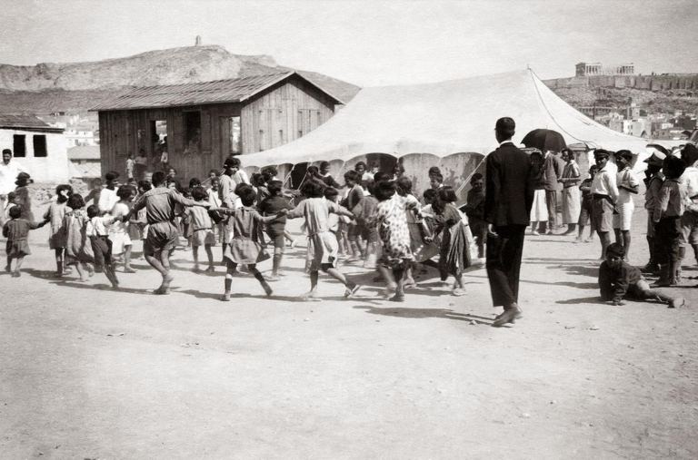 «1922. Η Ελλάδα υποδέχεται τους Αρμένιους πρόσφυγες»