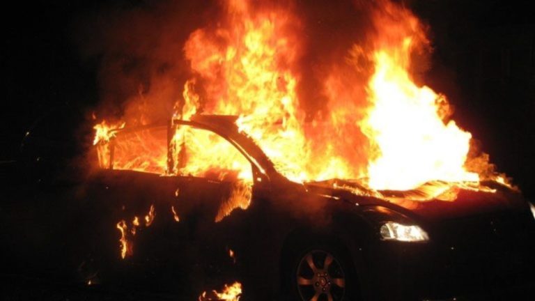 Ηράκλειο: Παρανάλωμα του πυρός έγινε σταθμευμένο αυτοκίνητο