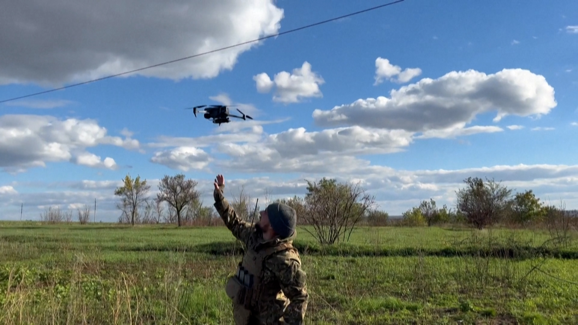 Ουκρανοί «κομπιουτεράκηδες» που έγιναν αντάρτες κατασκευάζουν drones πρώτης γραμμής (video)