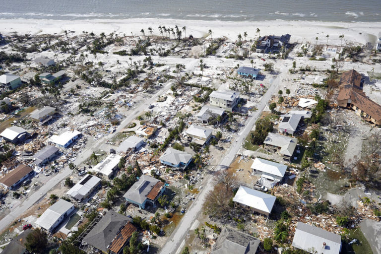 ΗΠΑ: Εικόνες χάους από τον τυφώνα Ίαν – «Ίσως ο φονικότερος στην ιστορία τής Φλόριντα»