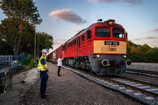 Ο σερβικός σιδηρόδρομος «μπλοκάρει» εμπορεύματα για την Ελλάδα