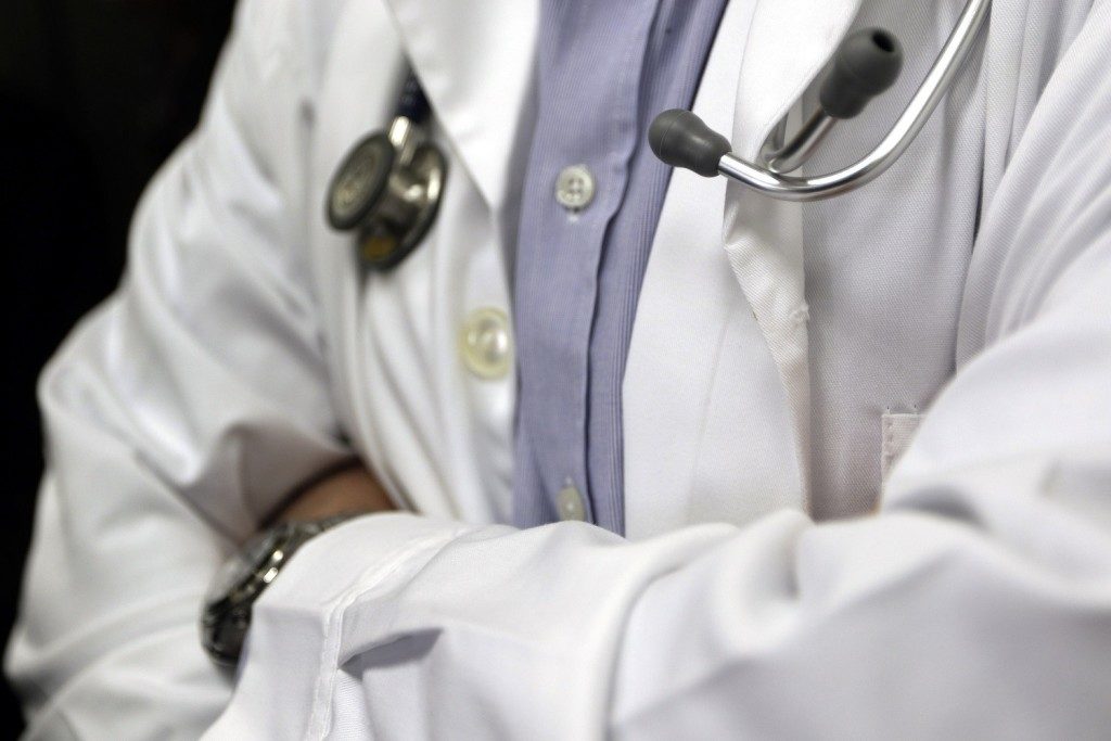 Πανελλήνιος Ιατρικός Σύλλογος: Τυχόν άσκηση ιδιωτικού έργου από γιατρούς του ΕΣΥ θα αποδιαρθρώσει την Υγεία