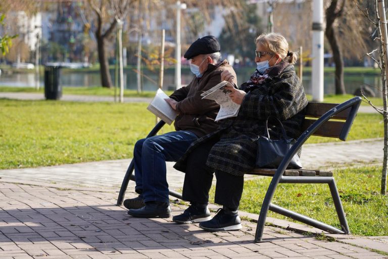 Έρευνα: Αυξημένος ο κίνδυνος Αλτσχάιμερ για τους ηλικιωμένους που νόσησαν με Covid-19