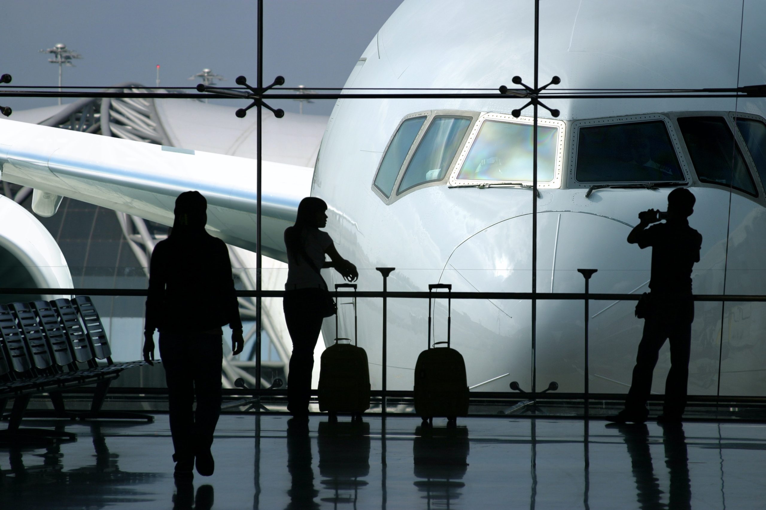 Στα ύψη οι τιμές αεροπορικών εισιτηρίων στις πτήσεις Μόσχα-Βελιγράδι λόγω επιστράτευσης – Το φθηνότερο κοστίζει 3,300 δολ.
