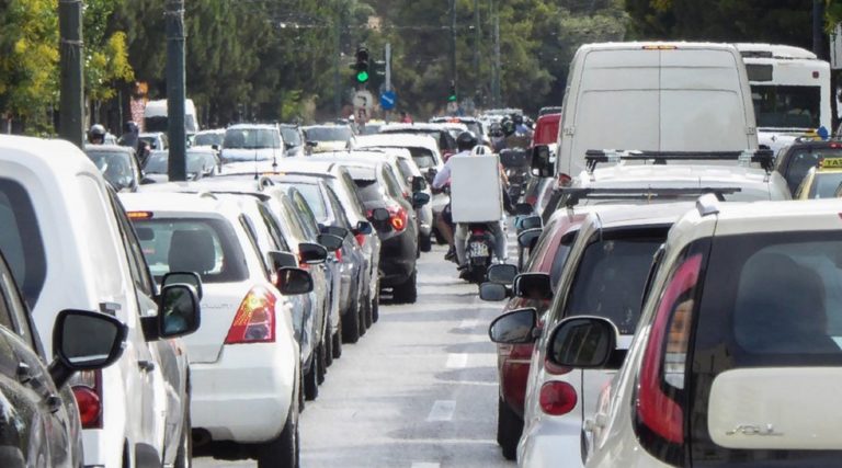Κηφισός: Σοβαρό τροχαίο με καραμπόλα αυτοκινήτων – Μποτιλιάρισμα χιλιομέτρων (video)