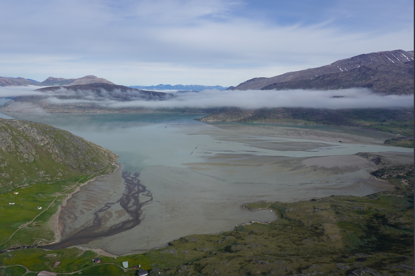 Τσιμέντο να γίνει: Όσο οι πάγοι λιώνουν, η πολύτιμη άμμος της Γροιλανδίας αποκαλύπτεται