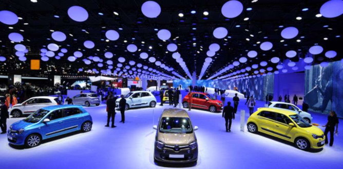 Παρίσι: «Βιτρίνα» καινοτομιών η Διεθνής Έκθεση Αυτοκινήτου – Στροφή στην ηλεκτροκίνηση
