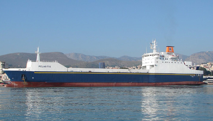 Ελαφρά σύγκρουση πλοίων στο Στενό Καφηρέα