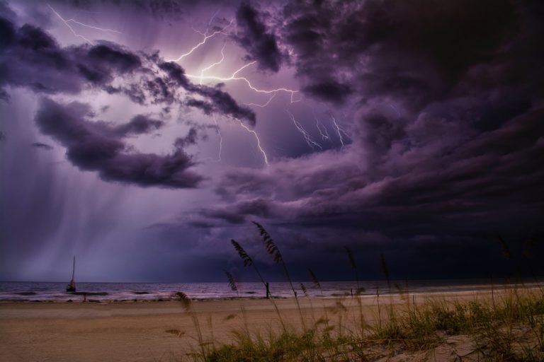 Ο καιρός με τον Π. Γιαννόπουλο: Σημαντικές, αλλά σύντομες, καταιγίδες στα κεντρικά και βόρεια