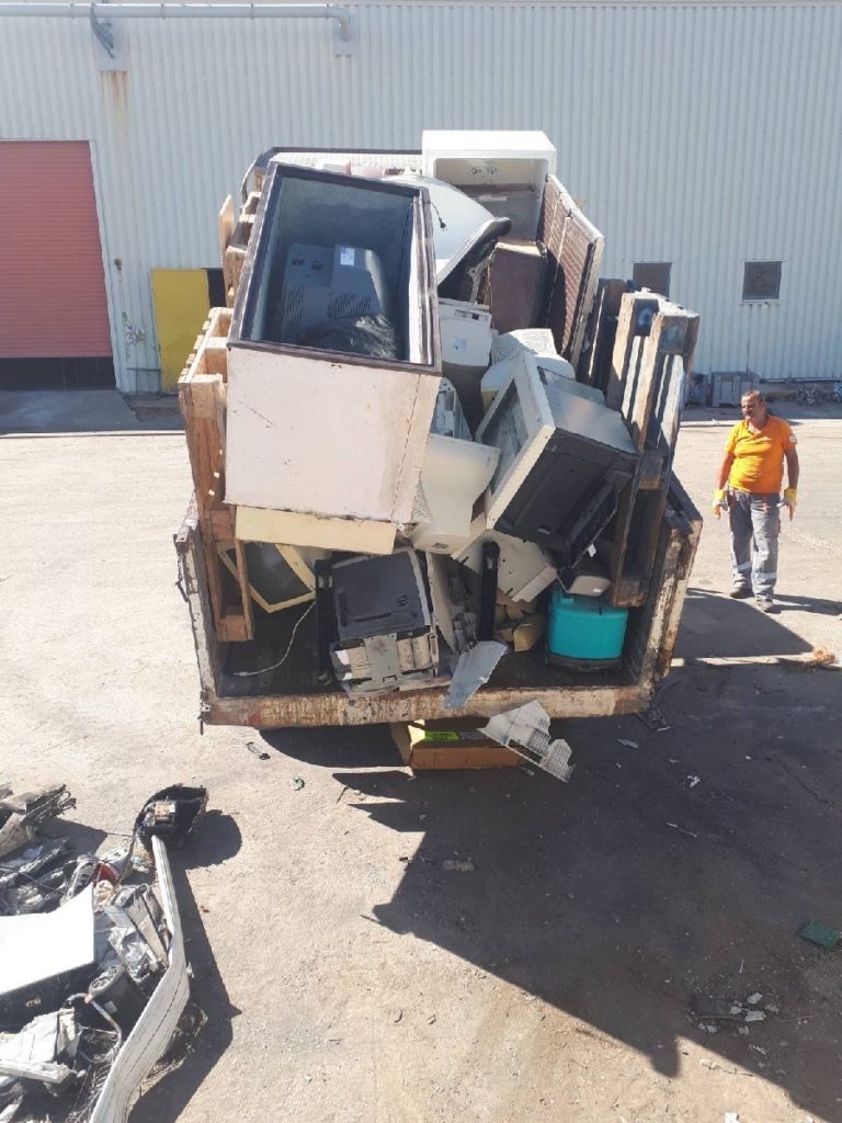 Δύο τόνοι ηλεκτρικών και ηλεκτρονικών αποβλήτων για ανακύκλωση συγκεντρώθηκαν από τον Δήμο Χανίων