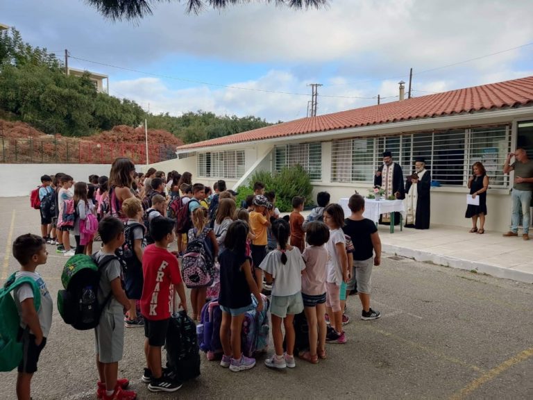 Έγινε ο Αγιασμός στο Δημοτικό Σχολείο Γερνανίου – Συνεχίζονται οι κινητοποιήσεις για το Δημοτικό του Σκινέ – Φουρνέ