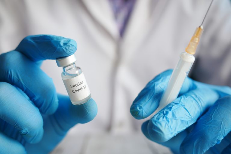 EMA: Πράσινο φως για τα επικαιροποιημένα εμβόλια κατά της Όμικρον