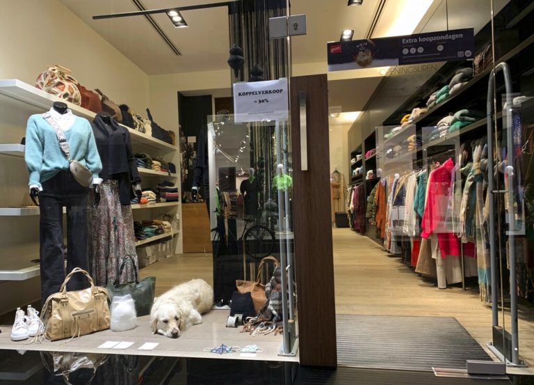 Βέλγιο: Μείωση της θερμοκρασίας και σβήσιμο των φώτων στις βιτρίνες καταστημάτων για εξοικονόμηση ενέργειας