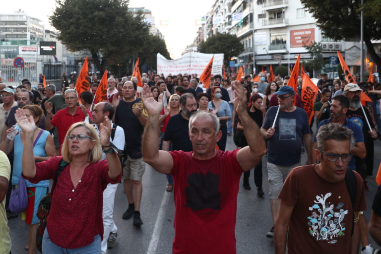 Θεσσαλονίκη: Χιλιάδες εργαζόμενοι ζήτησαν αυξήσεις και συλλογικές συμβάσεις