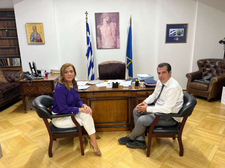 Στέλλα Μπίζιου: “Η εξυπηρέτηση των ασφαλισμένων είναι αδιαπραγμάτευτη”